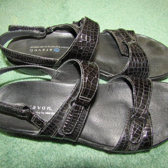 Stylish & Comfy Aravon Sandals - Picture 2 of 5